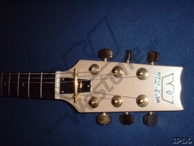 Thunder IIIA headstock